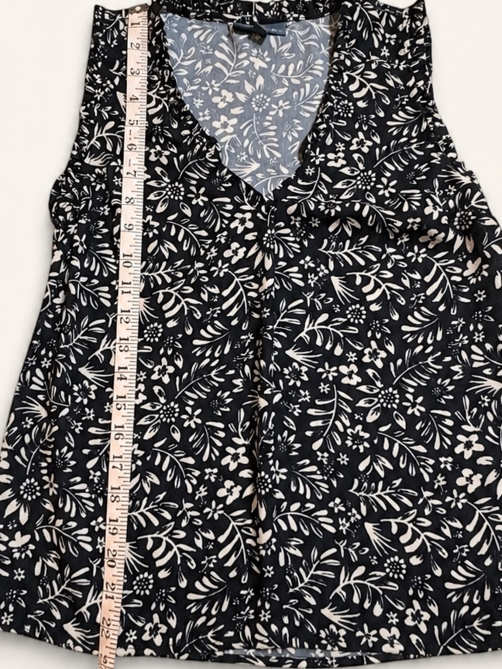 ModCloth Floral Ruffle Blouse - Picture 7 of 13